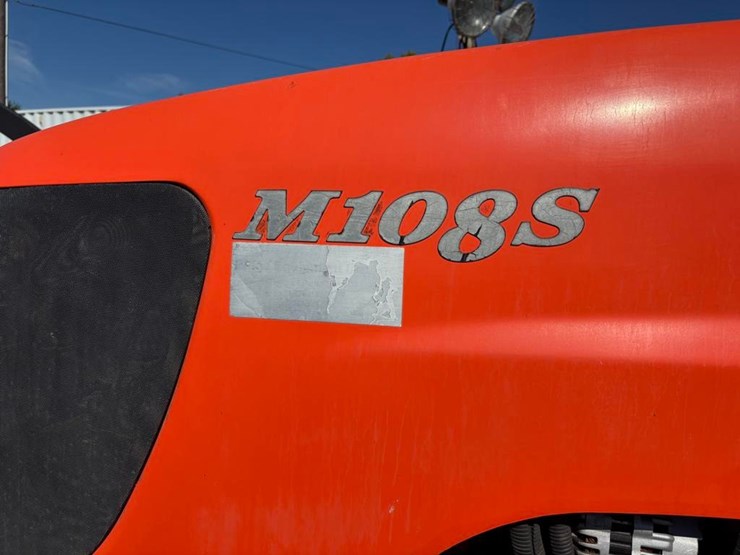2011-kubota-m108s-image-18