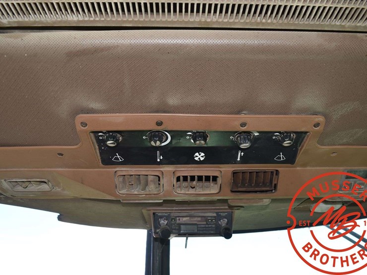 1991-john-deere-4755-image-40