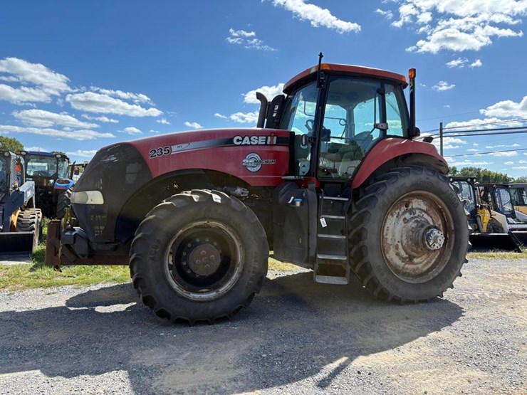 case-ih-magnum-235-image-4
