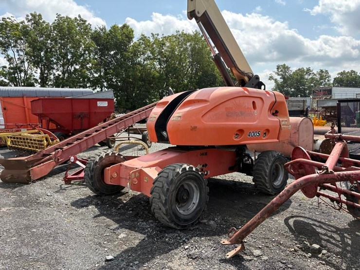 2002-jlg-400s-image-2