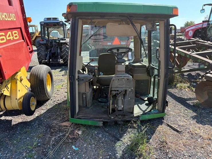 john-deere-9400-cab-image-1