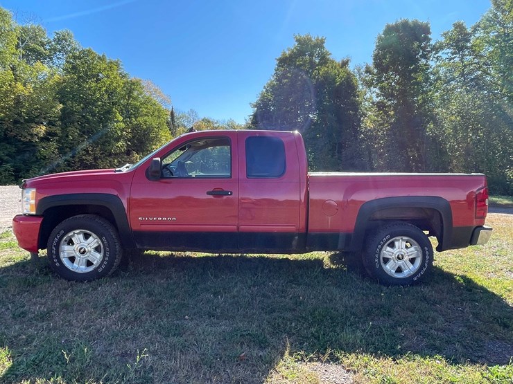 2010-chevrolet-1500-image-8