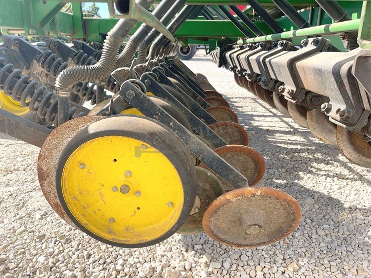 john-deere-750-image-36