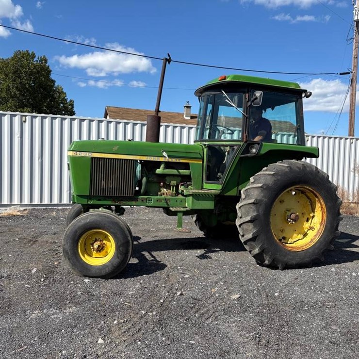 JOHN DEERE 4230