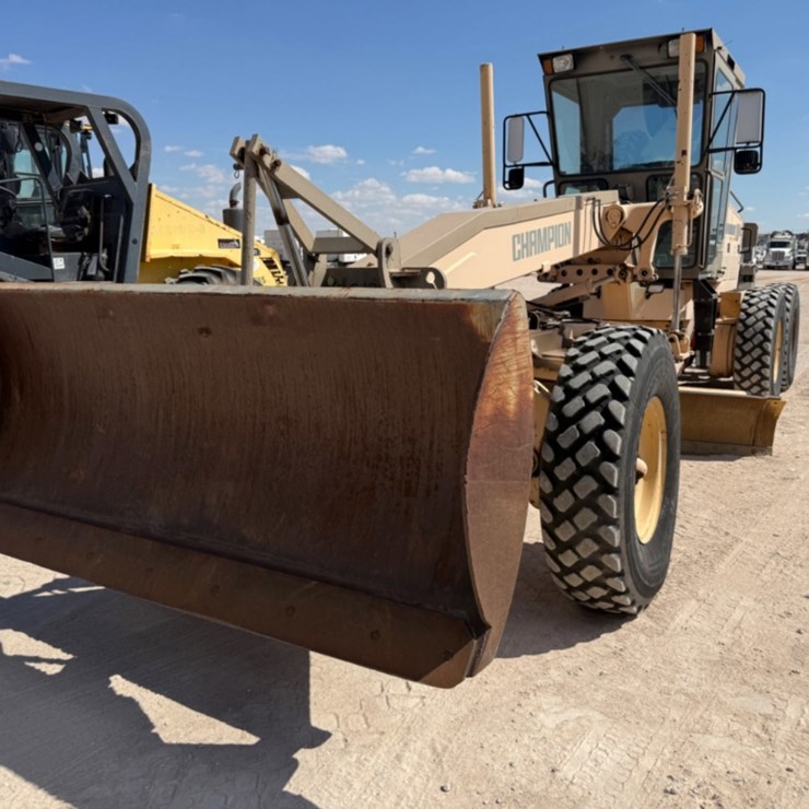 2000 CHAMPION 720A VHP