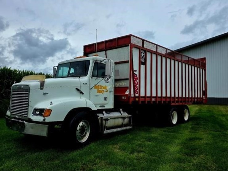 1999-freightliner-fld112-image-1