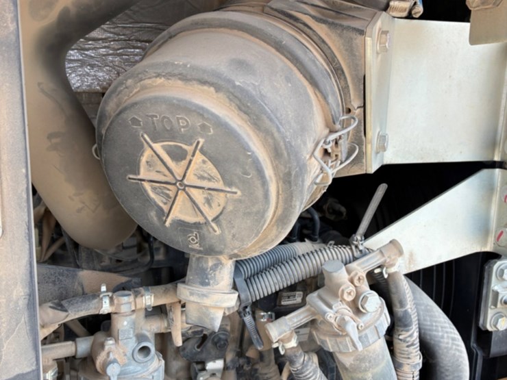 2023-deere-26g-image-7