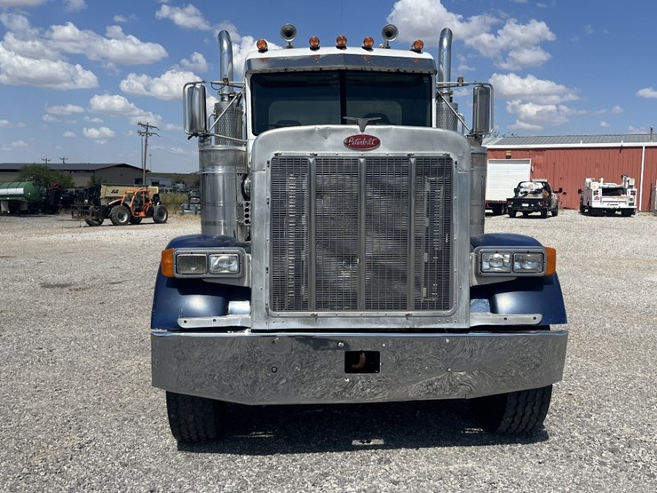 1998-peterbilt-379-image-2