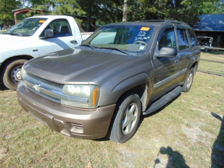 2003-chevrolet-trailblazer-ls-image-1