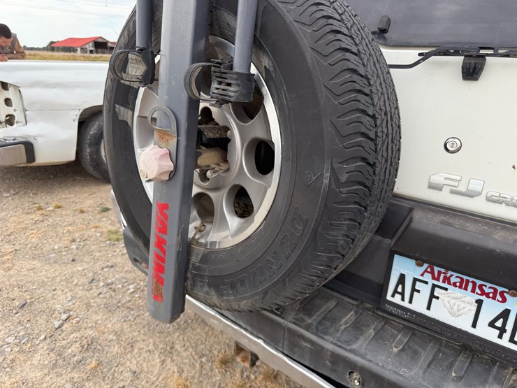 2011-toyota-fj-cruiser-image-8