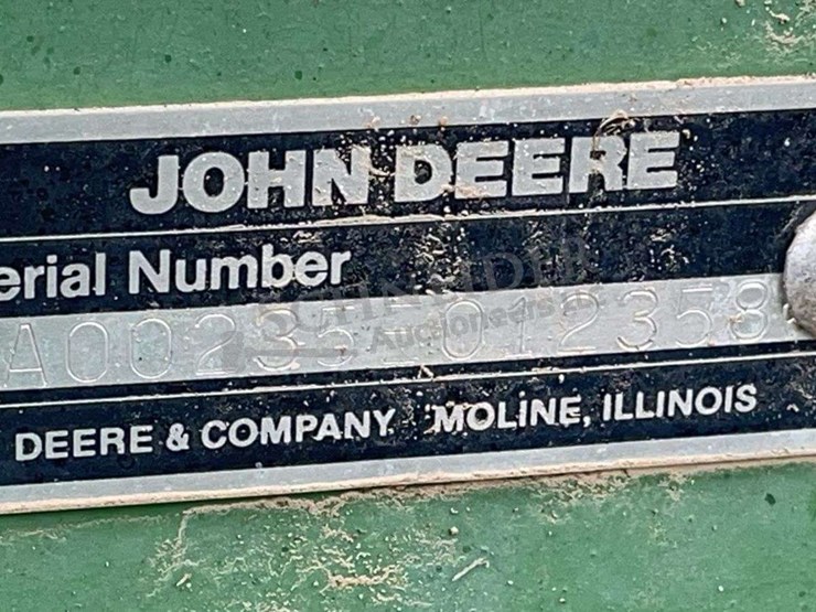 john-deere-235-image-12