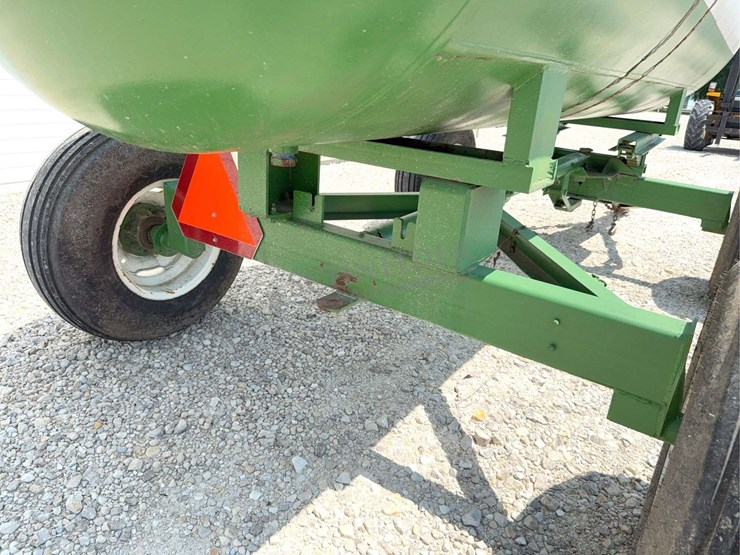 1,000-gallon-anhydrous-wagon-image-21