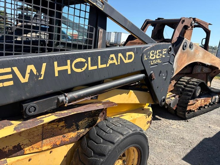 new-holland-lx885-image-13