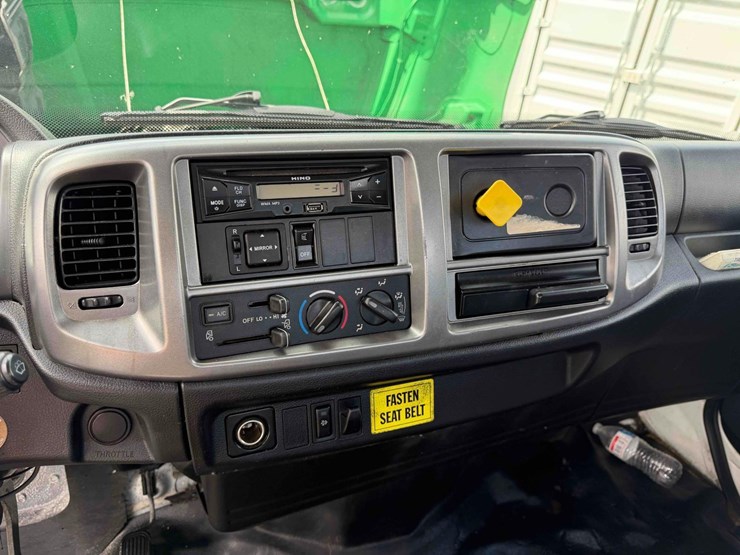 2016-hino-338-image-18