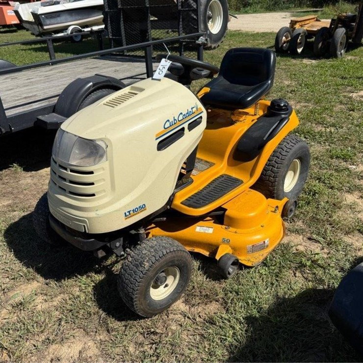 CUB CADET LT1050