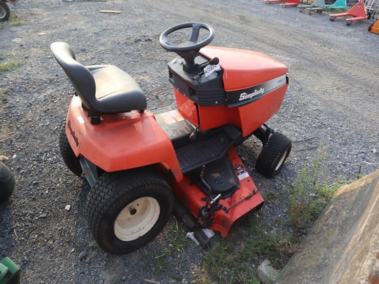 simplicity-lawn-tractor-image-8