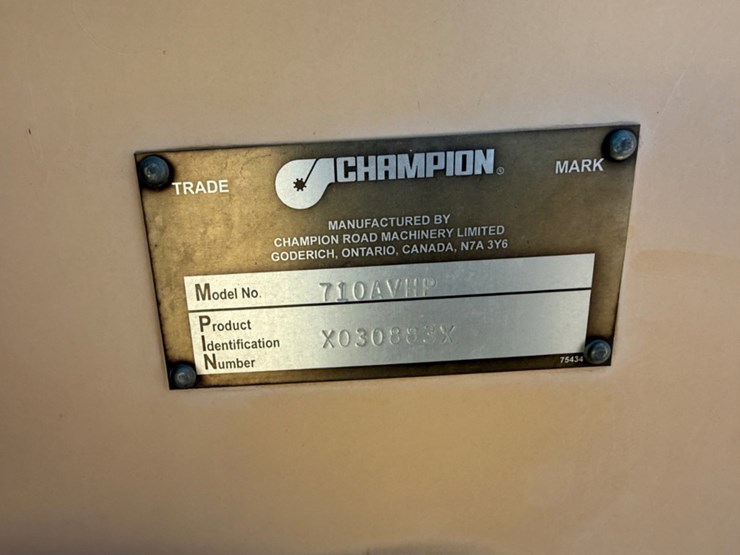 2000-champion-720a-vhp-image-18
