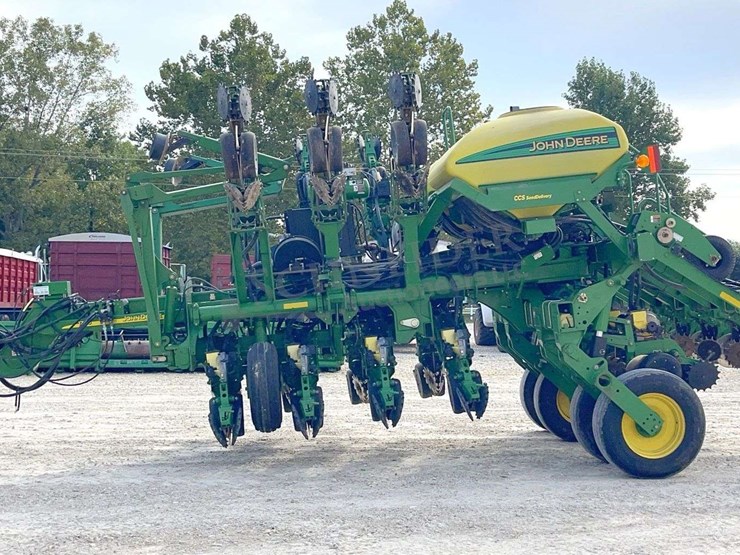 john-deere-1790-image-4