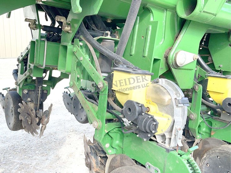 john-deere-1790-image-24