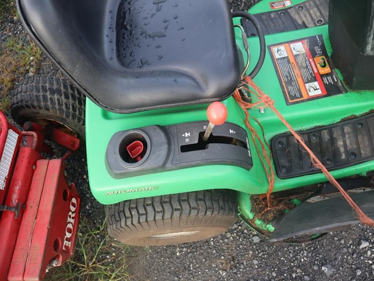 john-deere-sabre-riding-mower-image-15