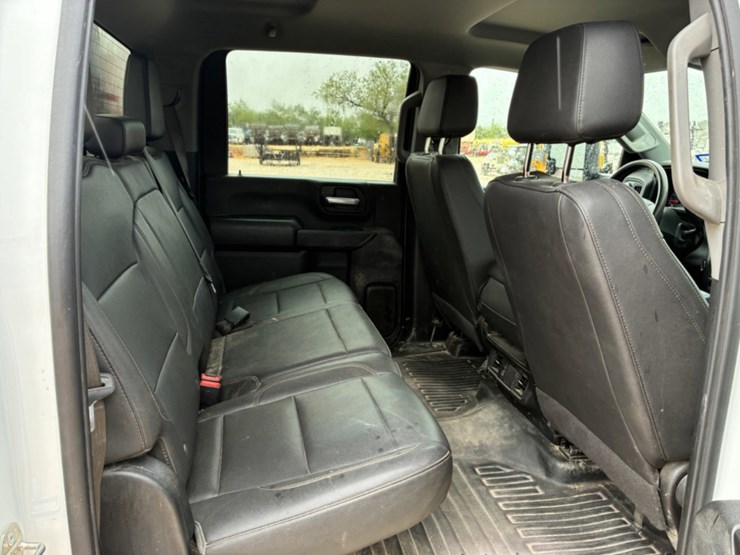 2024-chevrolet-silverado-3500hd-image-10