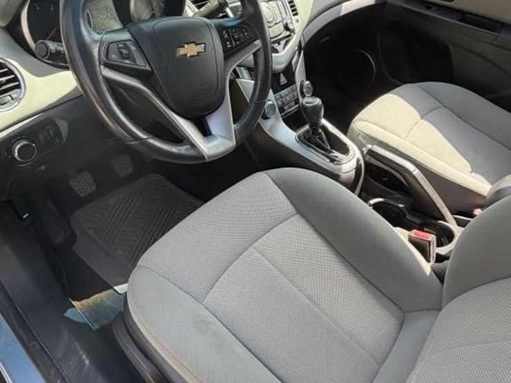 l1---2011-chevy-cruze-image-11