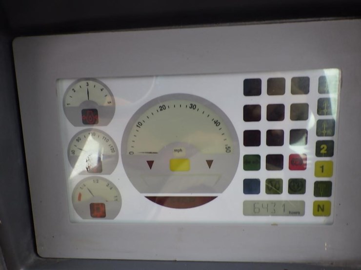 2014-deere-244j-image-32