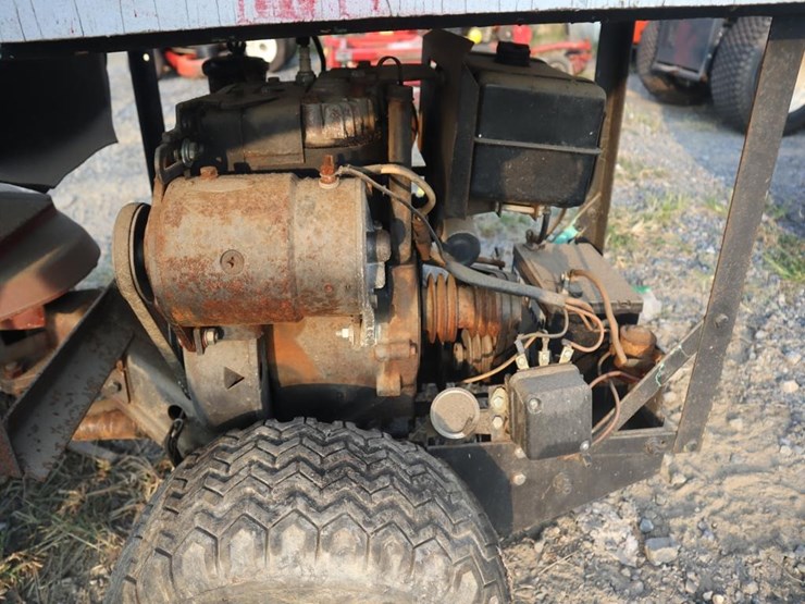 international-ek10-riding-tractor-image-13