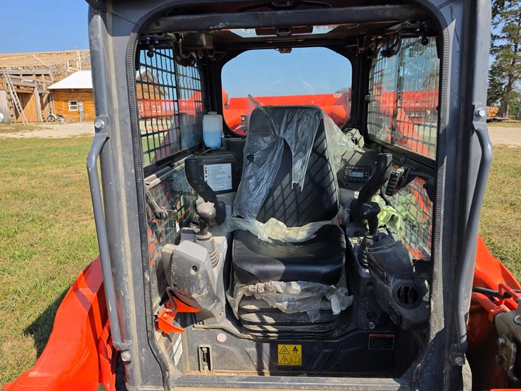 2024-kubota-svl97-2-image-25