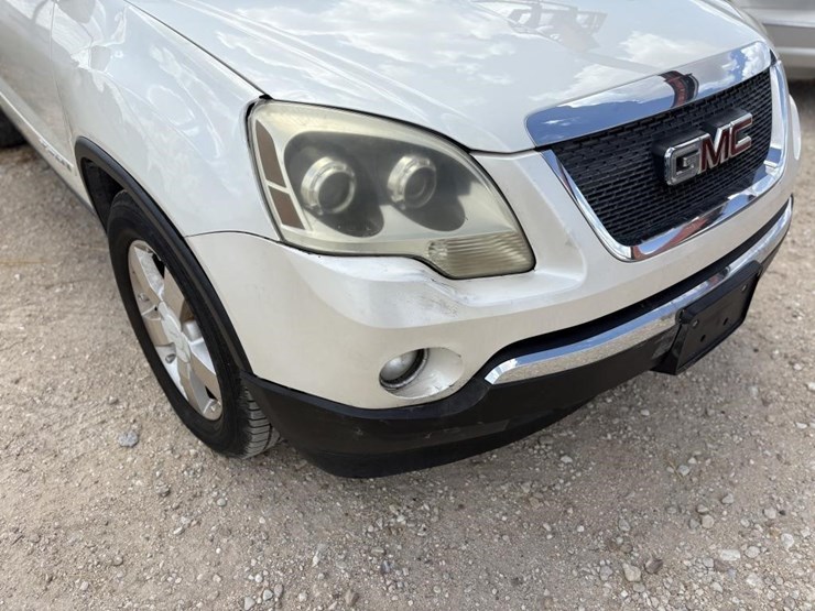 2008-gmc-acadia-image-8