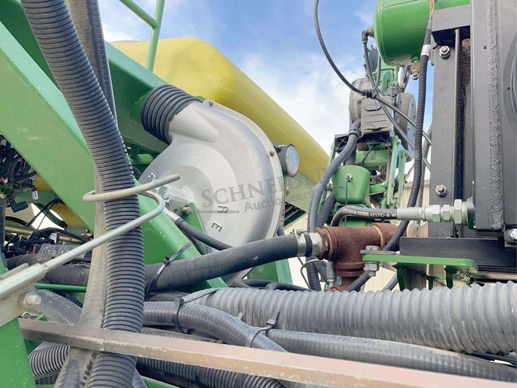 john-deere-1790-image-26