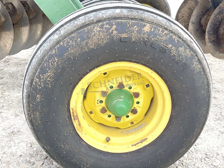 john-deere-235-image-17