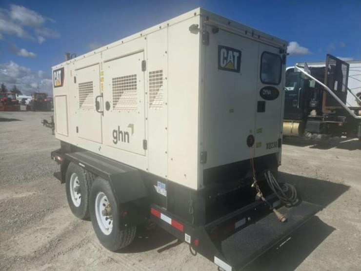 2019-caterpillar-xq230-image-6