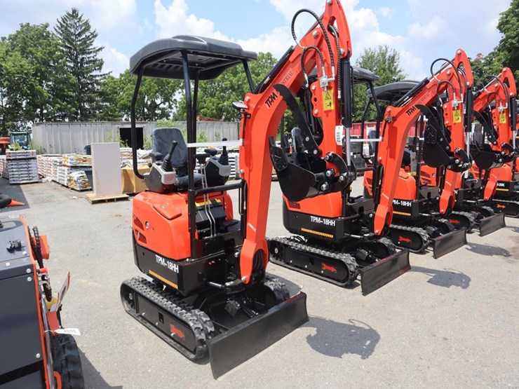 tpm-18hh-mini-excavator-image-1