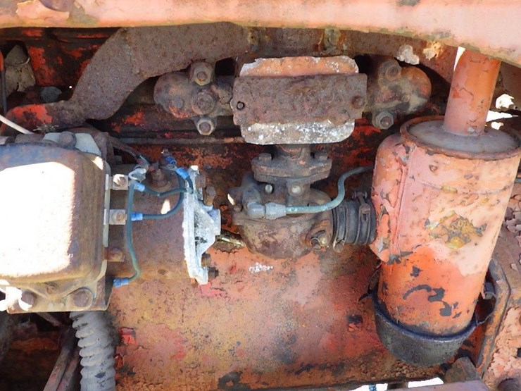 allis-chalmers-model-b-tractor-image-9