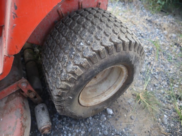 allis-chalmers-808gt-lawn-&-garden-tractor-image-12
