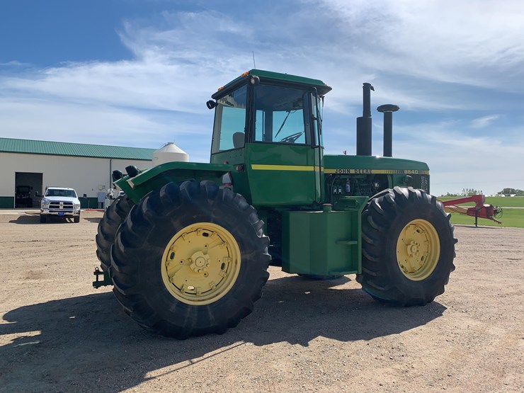 john-deere-8640-image-6
