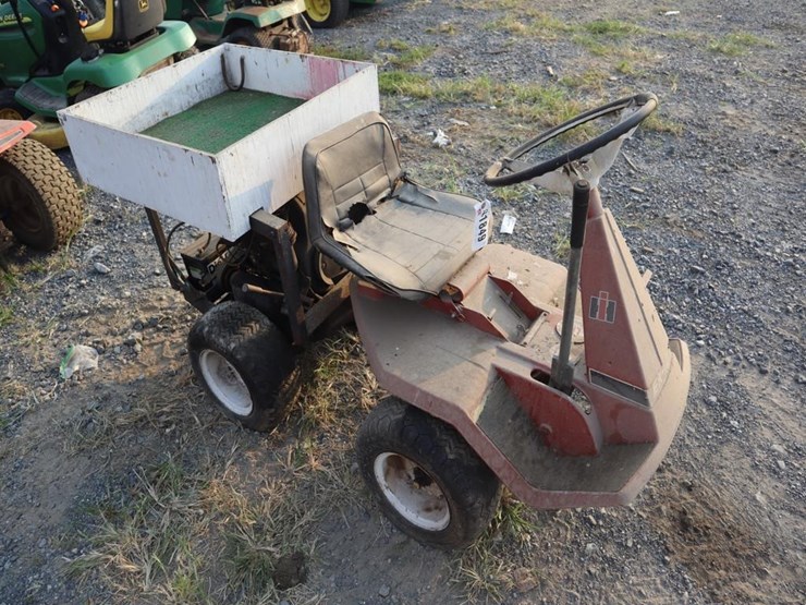 international-ek10-riding-tractor-image-2