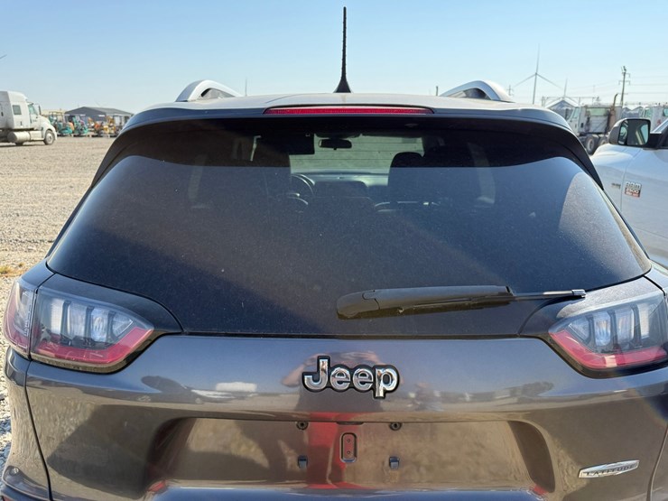 2019-jeep-cherokee-image-8