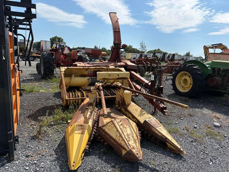 new-holland-782-image-1