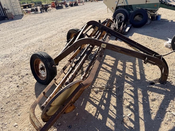john-deere-670-image-1