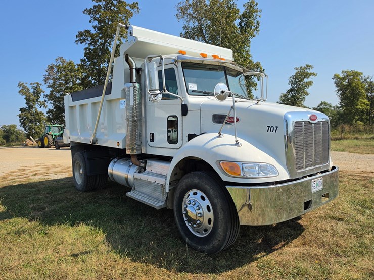 2012-peterbilt-382-image-19