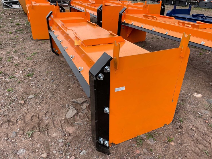 #5118-•-8'-snow-pusher-with-steel-blades-v2023-image-1