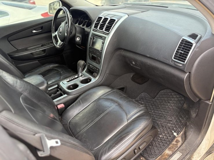 2008-gmc-acadia-image-17