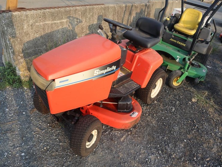 simplicity-lawn-tractor-image-4
