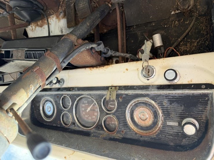 ford-f700-image-11