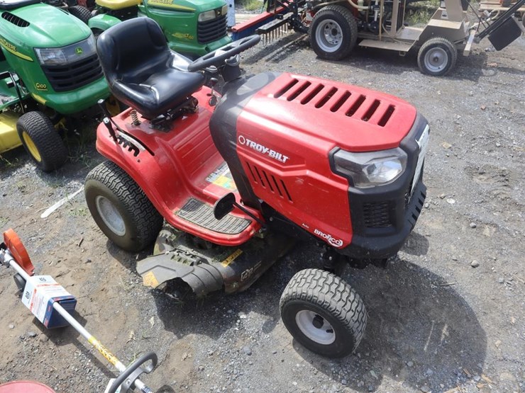 troybilt-riding-mower-image-2