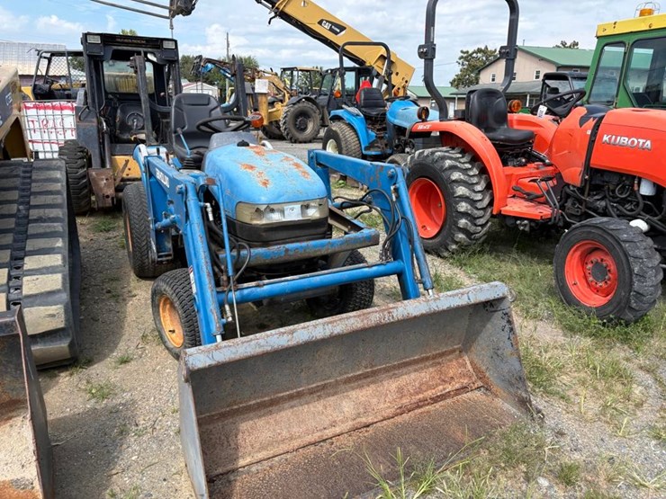 new-holland-7106-image-4