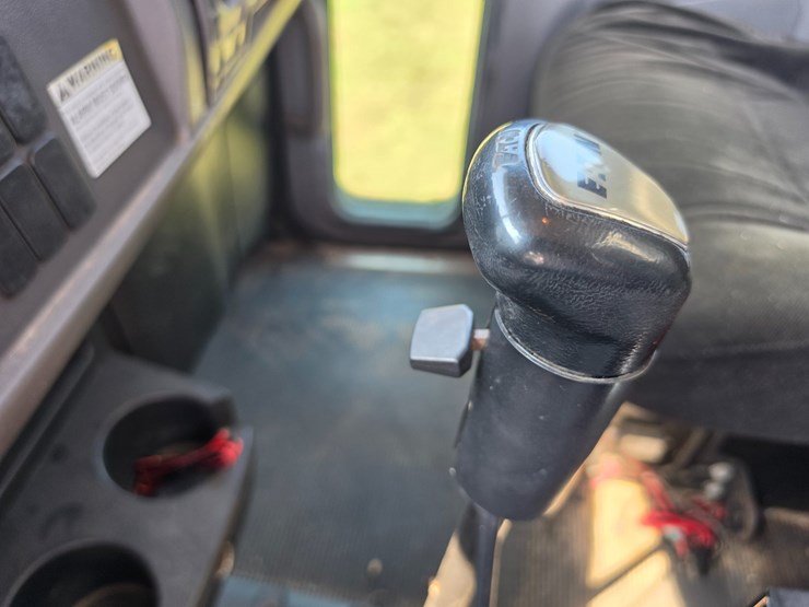 2012-peterbilt-382-image-87