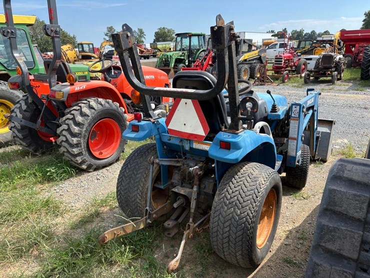 new-holland-7106-image-16